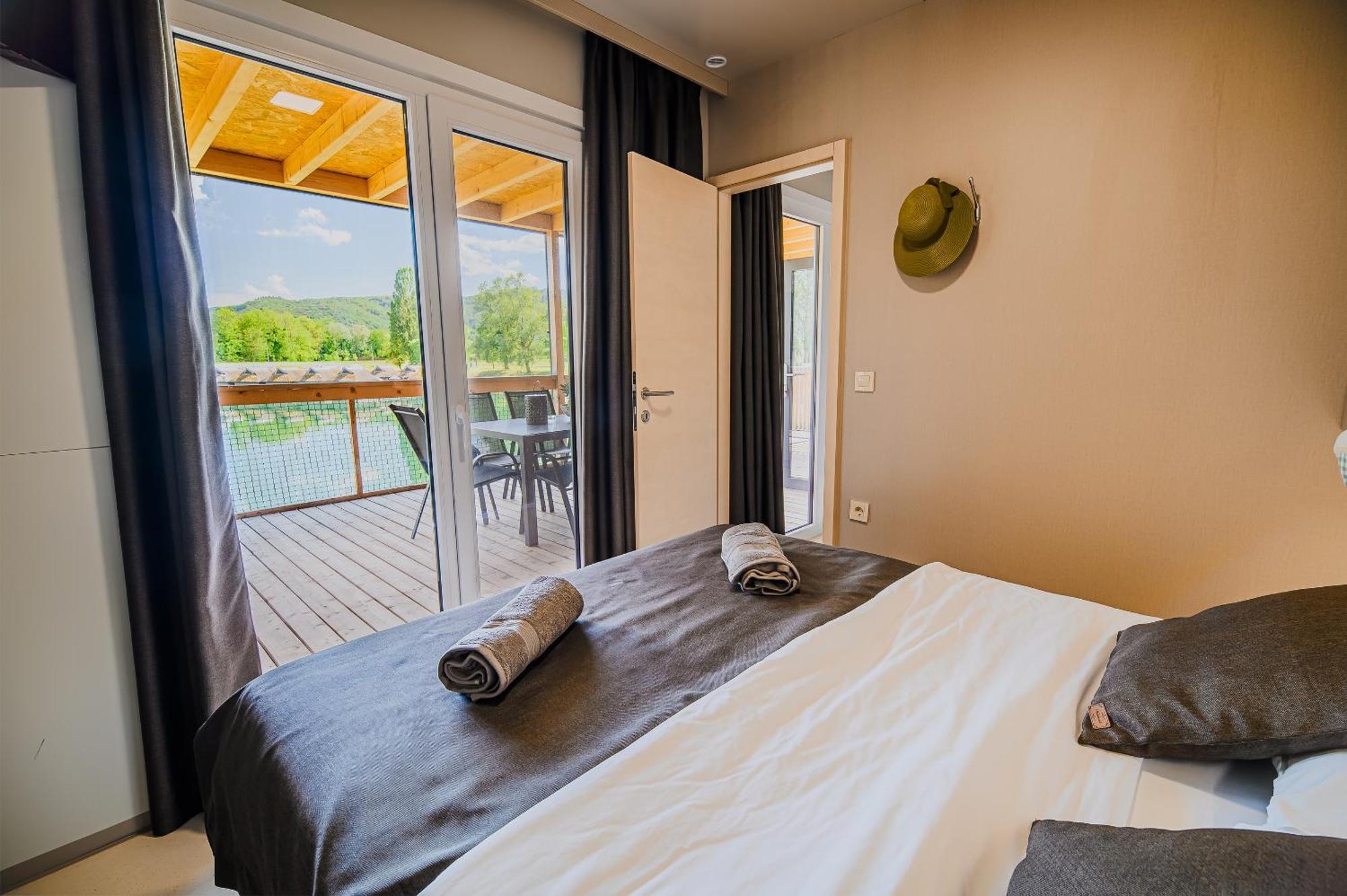 Deluxe View Mobile Homes With Thermal Riviera Tickets Hébergement de vacances